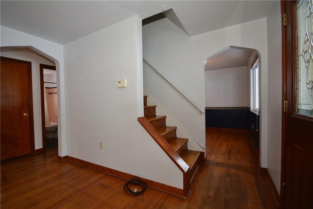 540 Haverhill Road Pittsburgh, PA 15228 - Photo 7 of 25 Stairs