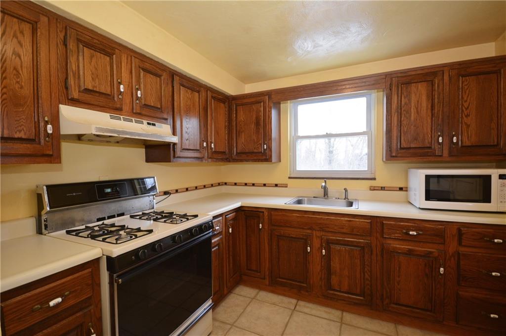 540 Haverhill Road Pittsburgh, PA 15228 - Photo 9 of 25 Kitchen