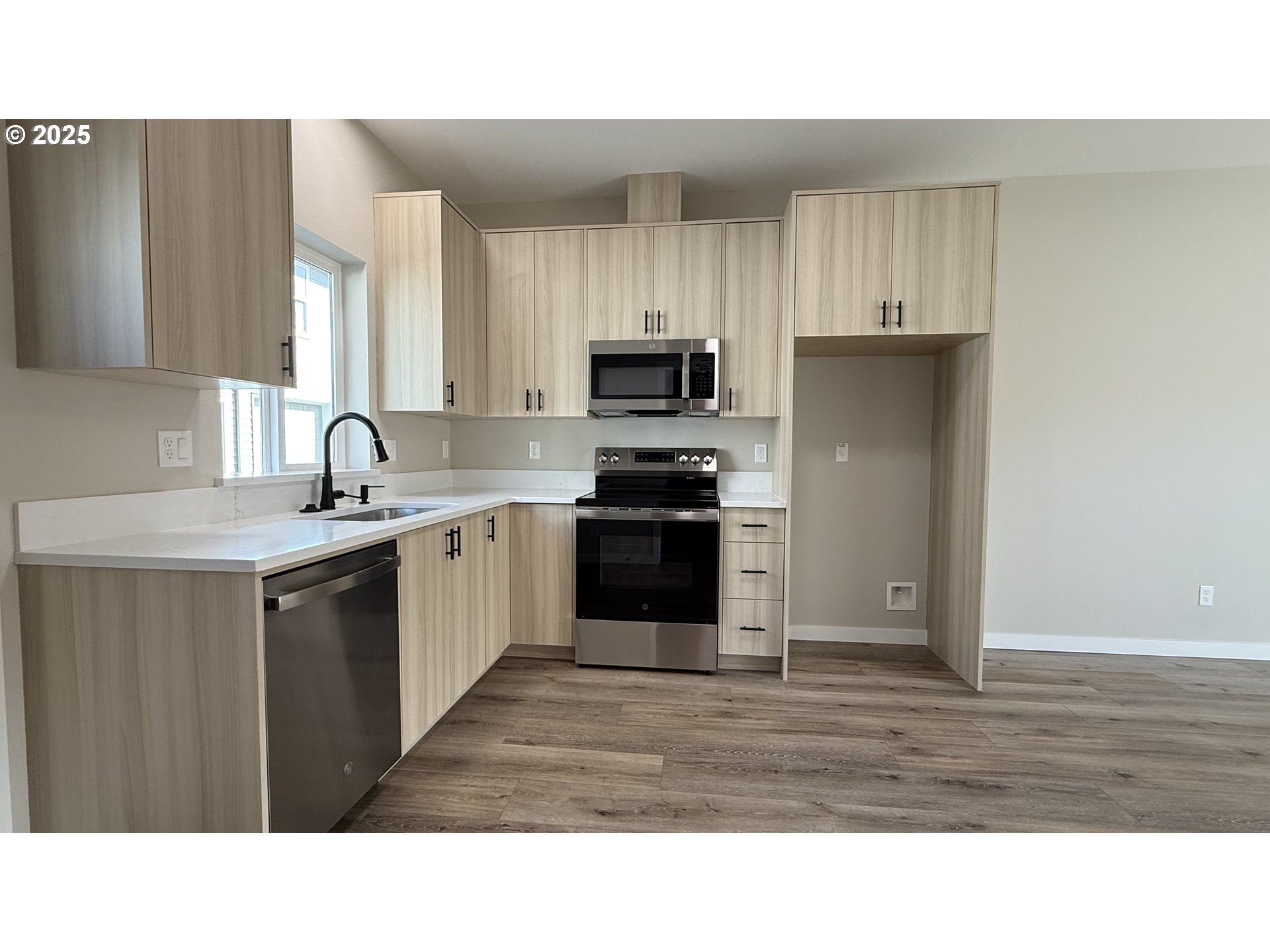 14364 Southeast Knight Street Portland, OR 97236 - Photo 2 of 9