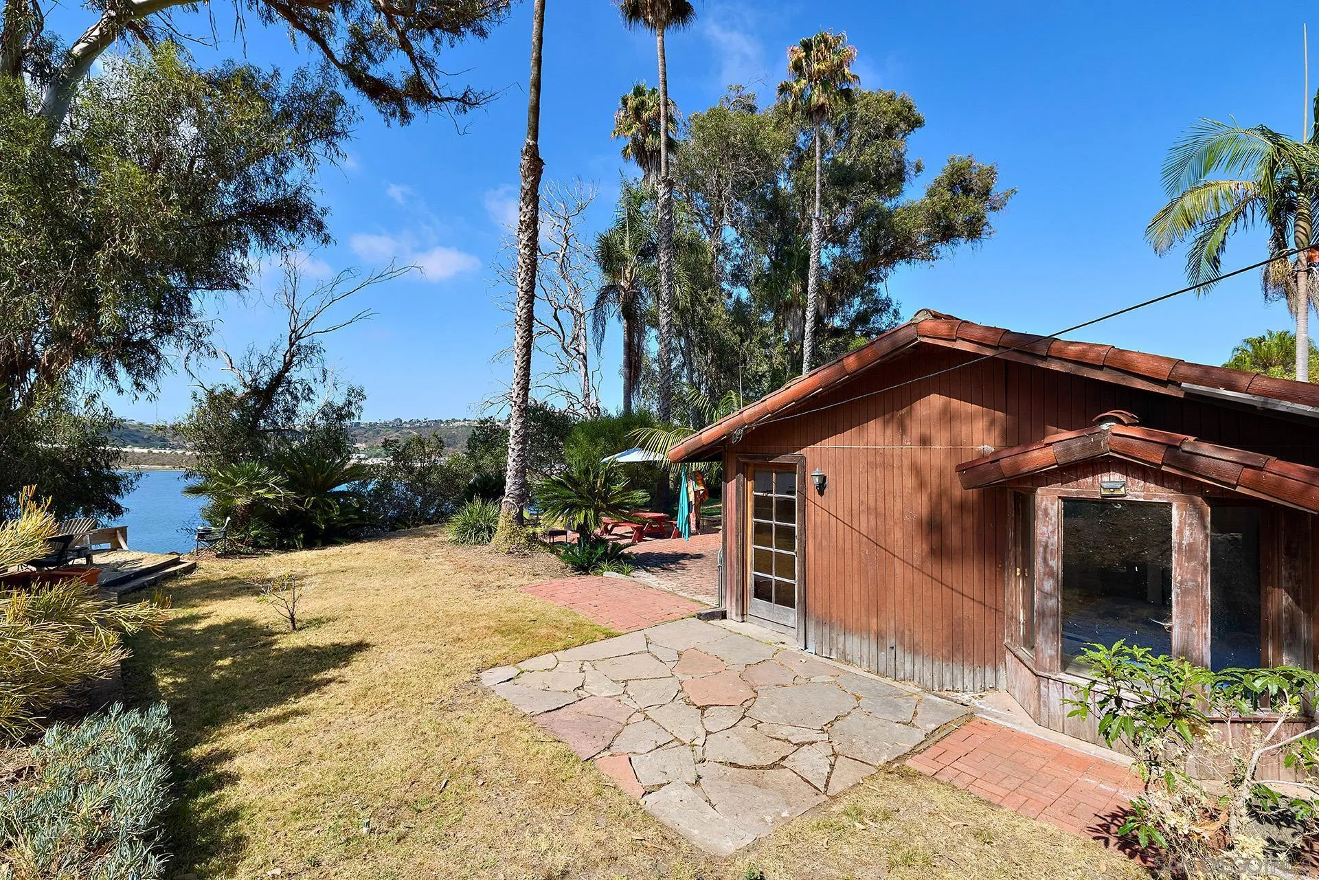 2081 Sheridan Road Encinitas, CA 92024 - Photo 19 of 28 Gallery Image 19