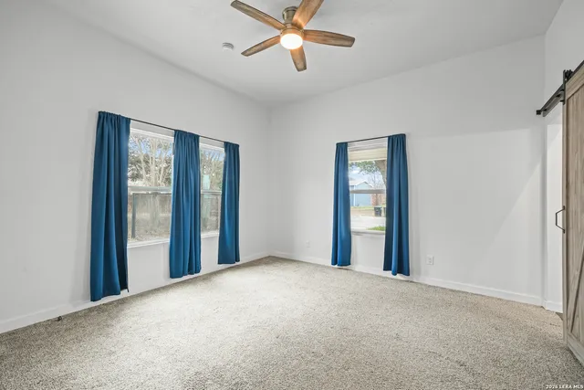 $1,800 | 1301 Ave K, Hondo, TX 78861