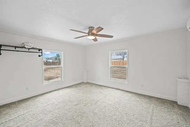 $1,800 | 1301 Ave K, Hondo, TX 78861