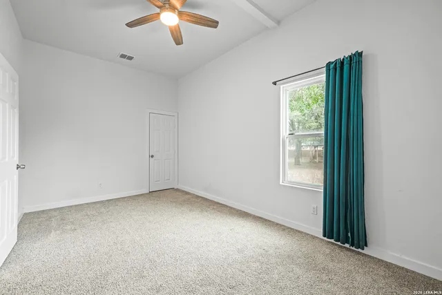 $1,800 | 1301 Ave K, Hondo, TX 78861