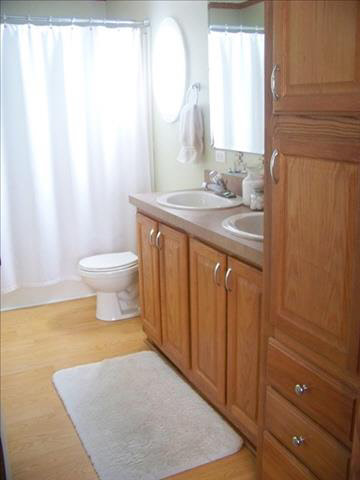 15005 Hull Road Monroe, MI 48161 - Photo 10 of 18 20391203-9.JPG