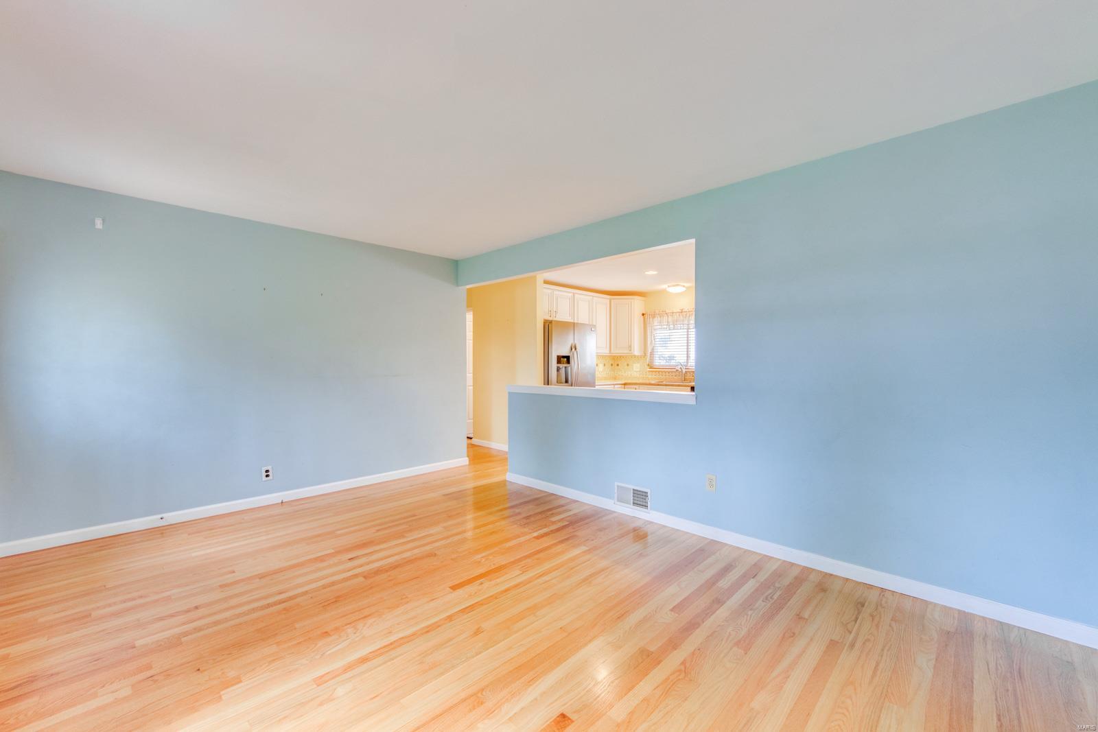 11000 Patsy Drive St. Louis, MO 63123 - Photo 8 of 43