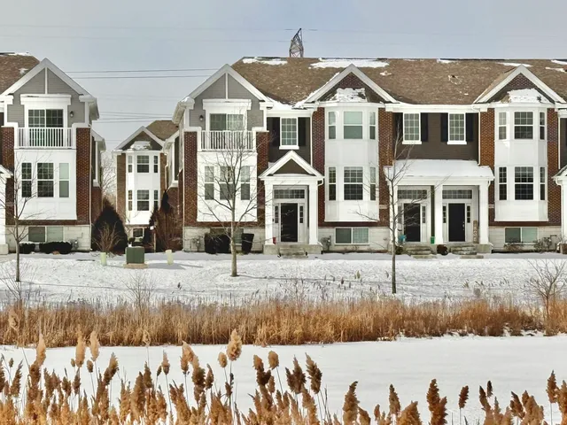 $3,100 | 4411 Monroe Court, Naperville, IL 60564