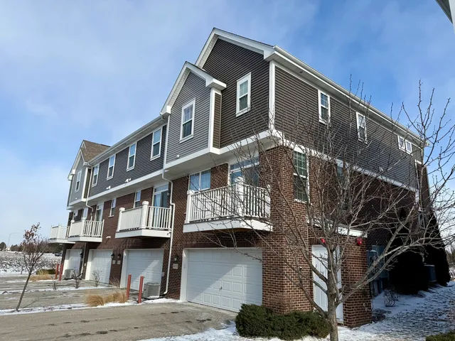 $3,100 | 4411 Monroe Court, Naperville, IL 60564