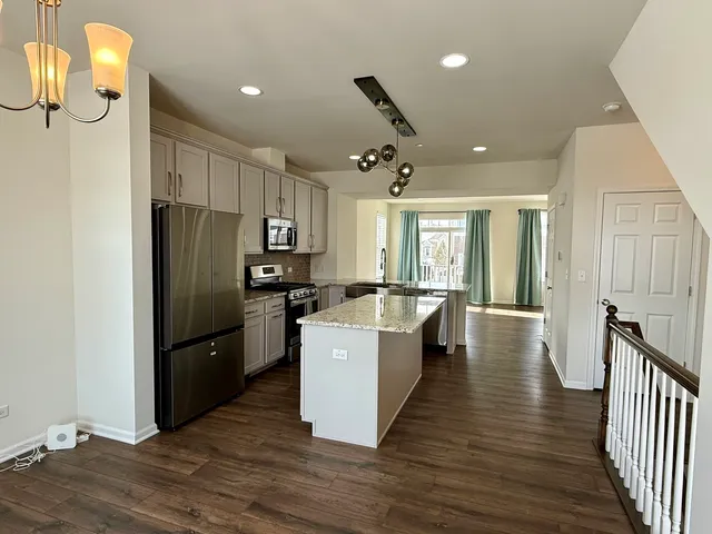 $3,100 | 4411 Monroe Court, Naperville, IL 60564