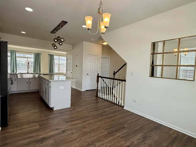 $3,100 | 4411 Monroe Court, Naperville, IL 60564