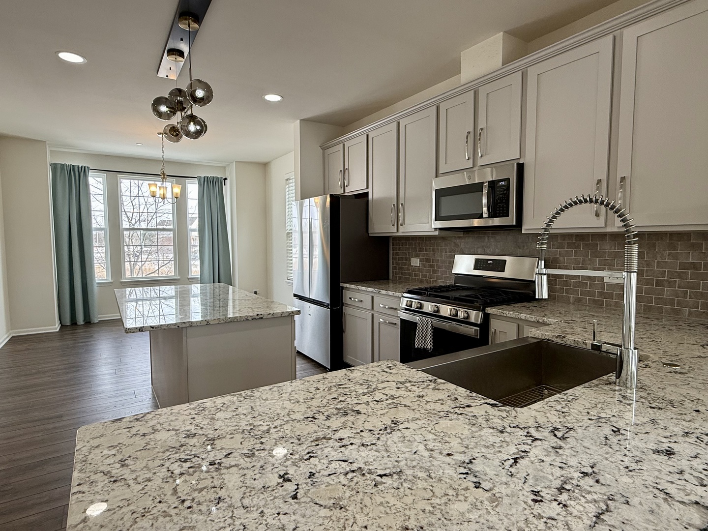 4411 Monroe Court Naperville, IL 60564 - Photo 5 of 22