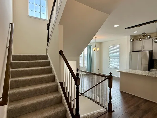 $3,100 | 4411 Monroe Court, Naperville, IL 60564