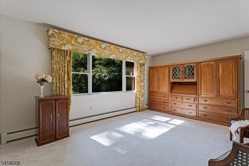 18 Tree Top Drive Springfield, NJ 07081 - Photo 8 of 16 Gallery Image 8
