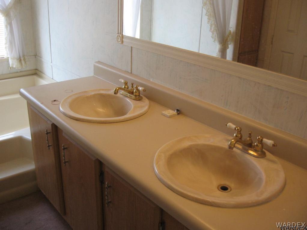 13407 South Water Reed Way Topock, AZ 86436 - Photo 15 of 24 Master Dual Sinks