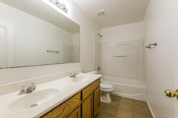 $2,395 | 2205 North 91st Glen, Phoenix, AZ 85037
