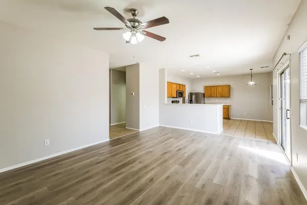 $2,395 | 2205 North 91st Glen, Phoenix, AZ 85037