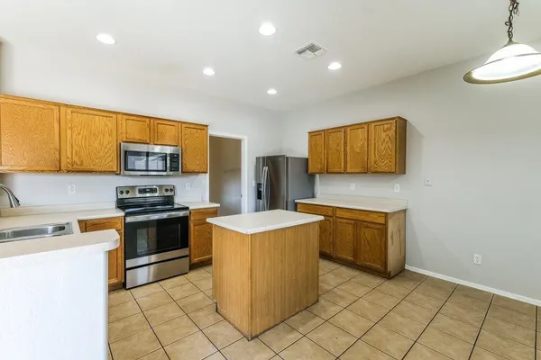 $2,395 | 2205 North 91st Glen, Phoenix, AZ 85037
