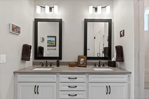 $949,000 | 7129 Canyonpoint Place, Castle Pines, CO 80108