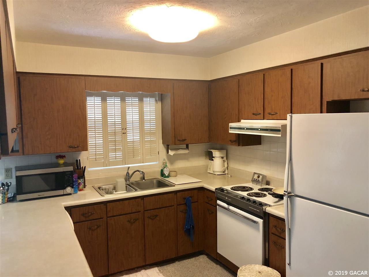 318 Southwest 80th Boulevard Gainesville, FL 32607 - Photo 6 of 12 Gallery Image 6