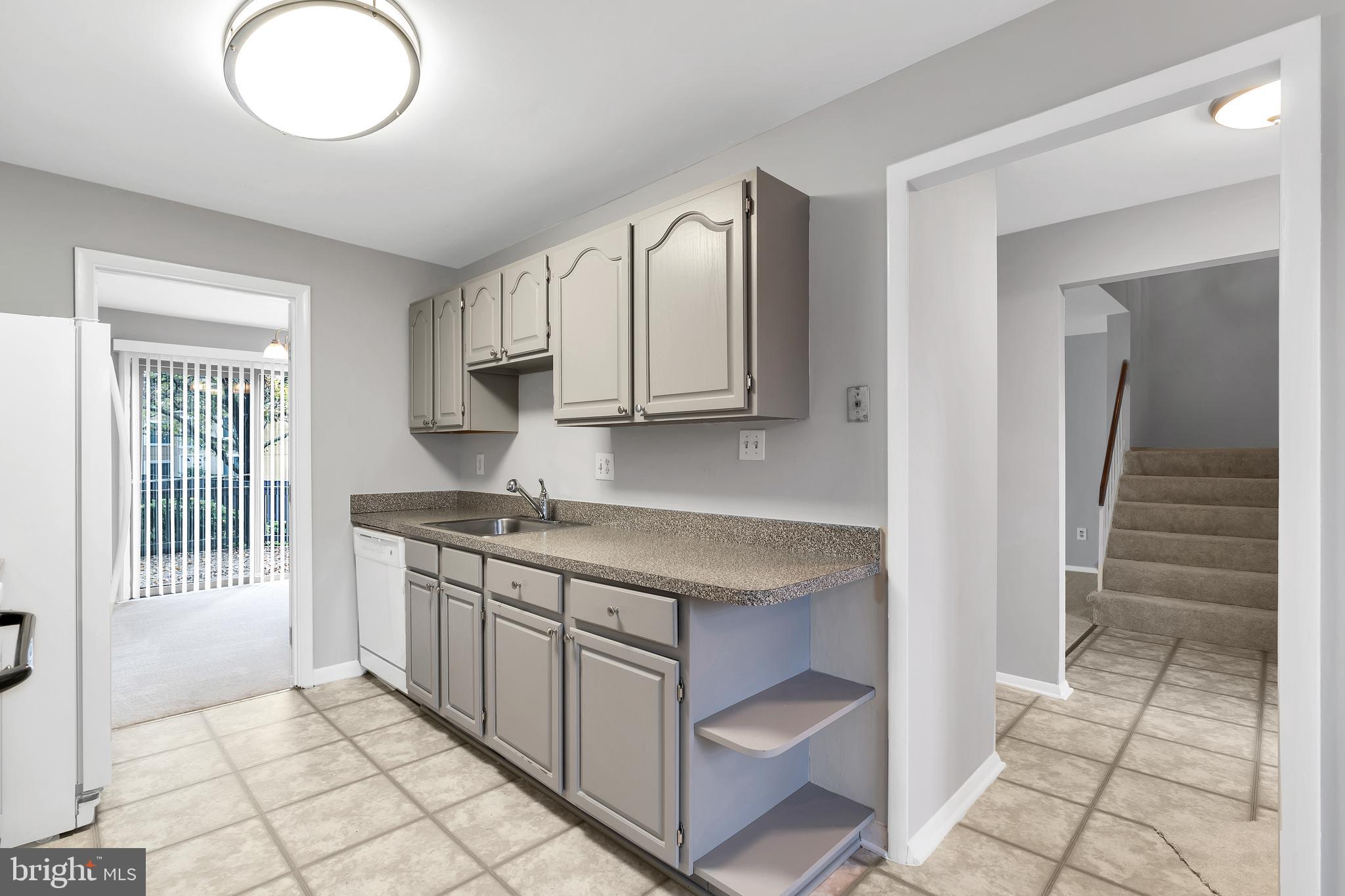 10803 Hunt Club Road Reston, VA 20190 - Photo 16 of 33