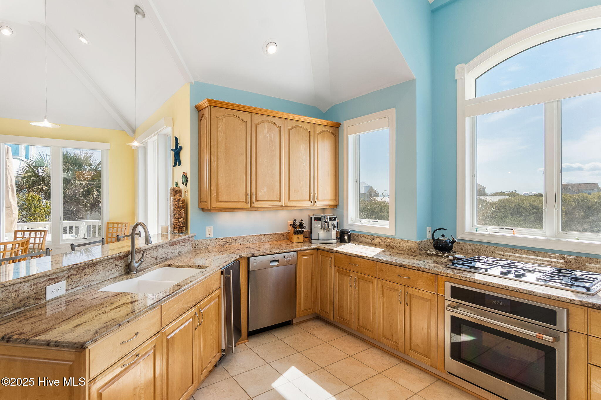 104 Arthur Drive Emerald Isle, NC 28594 - Photo 13 of 34 24-web-or-mls-chadwick-visuals-104-arthu