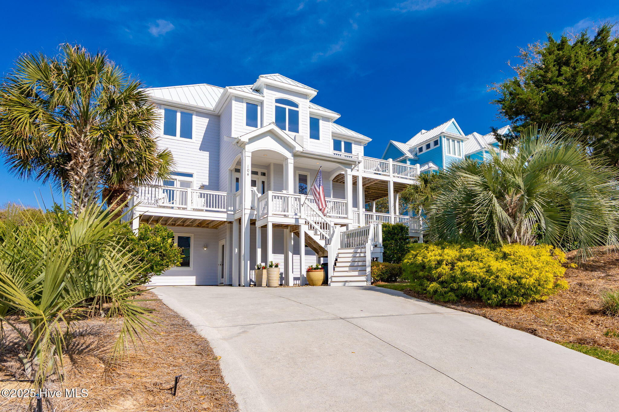 104 Arthur Drive Emerald Isle, NC 28594 - Photo 2 of 34 1-web-or-mls-chadwick-visuals-104-arthur