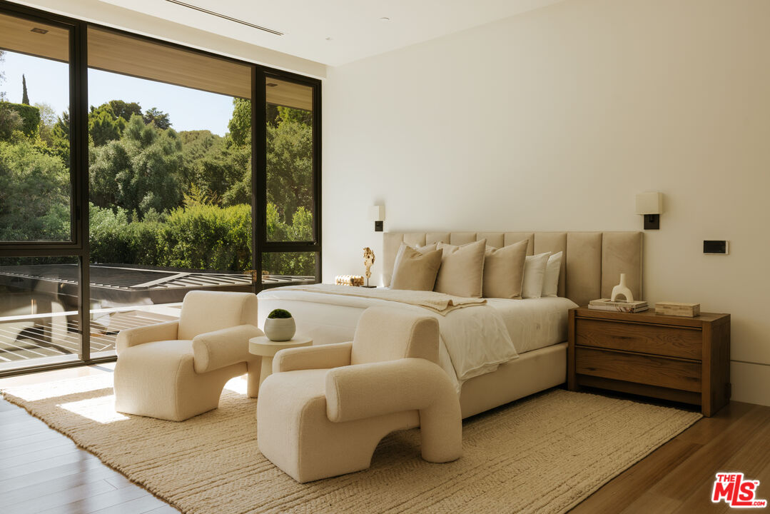 219 Homewood Road Los Angeles, CA 90049 - Photo 16 of 40