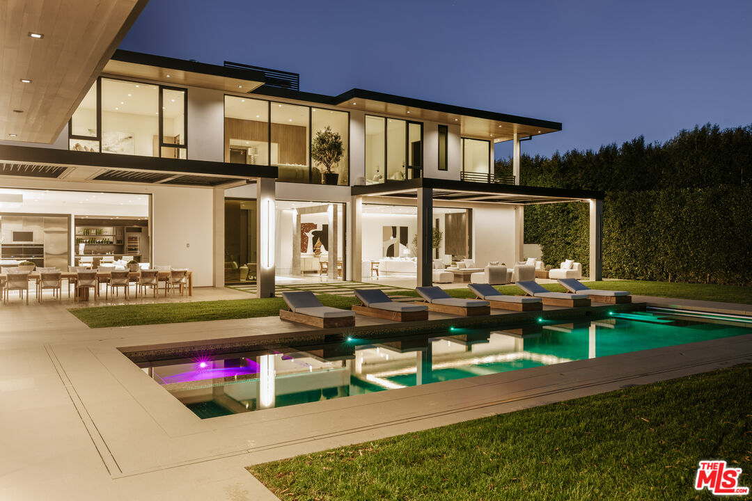 219 Homewood Road Los Angeles, CA 90049 - Photo 39 of 40 a front view of house with outdoor seating