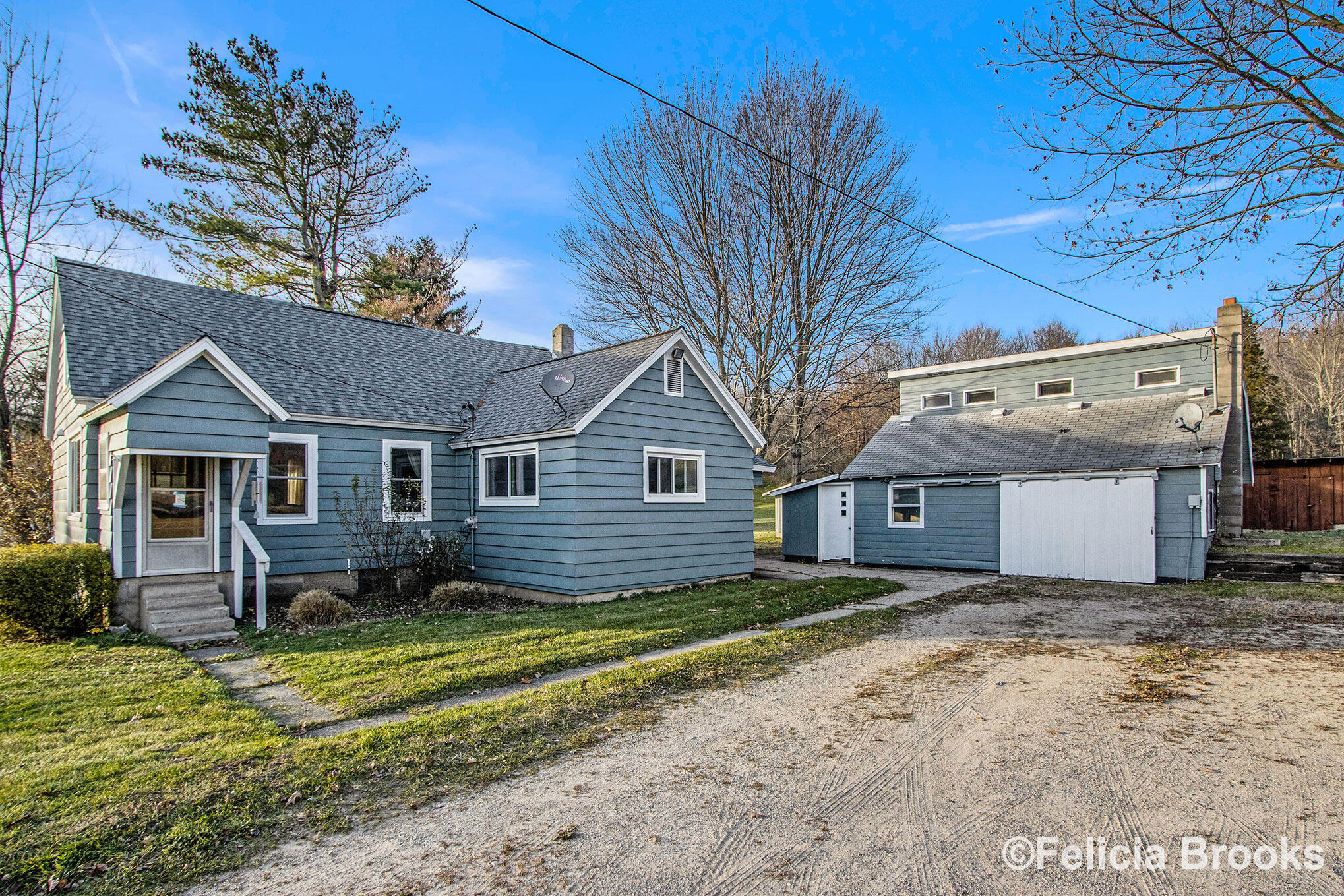 10014 Keller Road Delton, MI 49046 - Photo 1 of 46 10014Keller_5