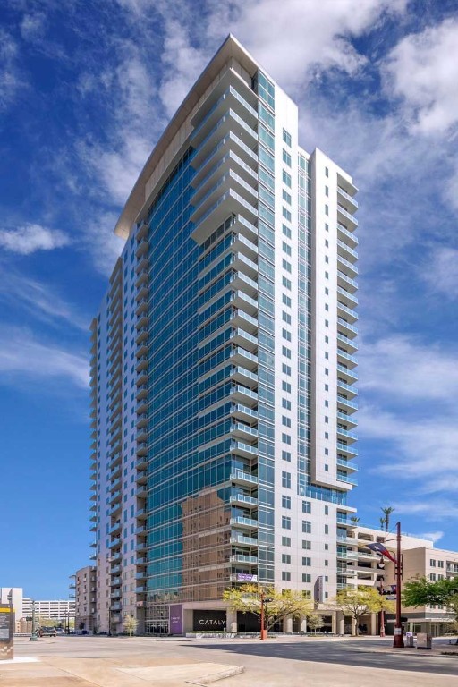 1475 Texas Street, Unit 415 Houston, TX 77002 - Photo 2 of 11