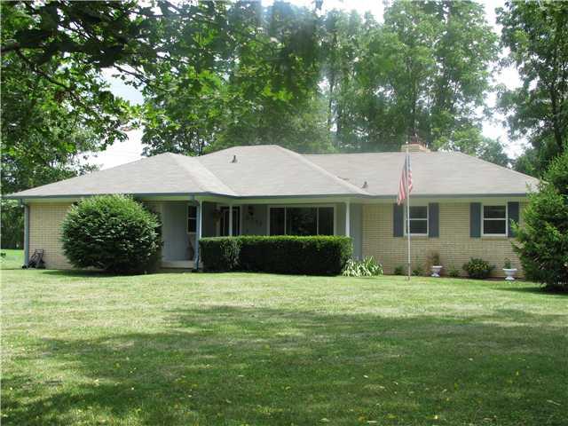 6353 Hickory Road Indianapolis, IN 46259 - Photo 1 of 10 Gallery Image 1