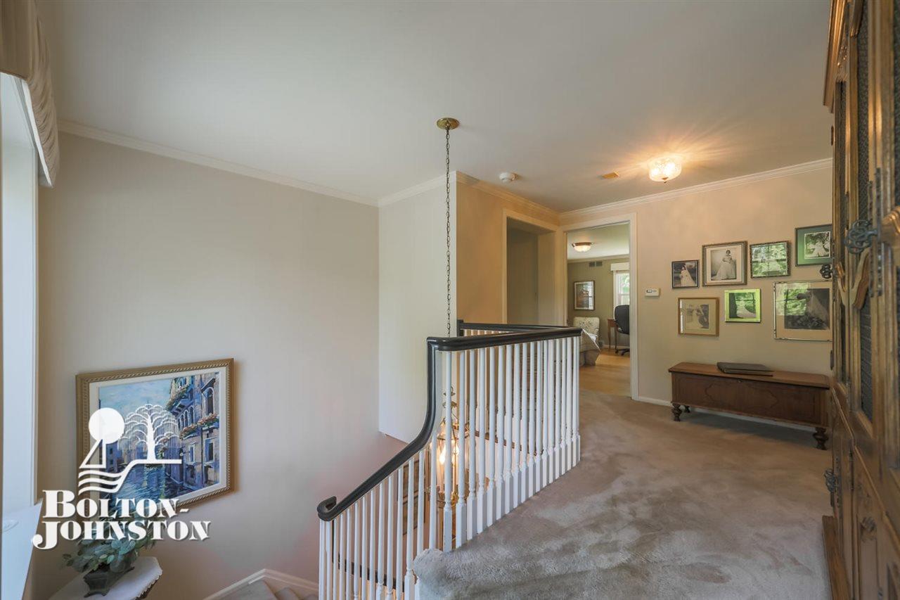 227 Lake Shore Road Grosse Pointe, MI 48236 - Photo 21 of 48 Upstairs landing