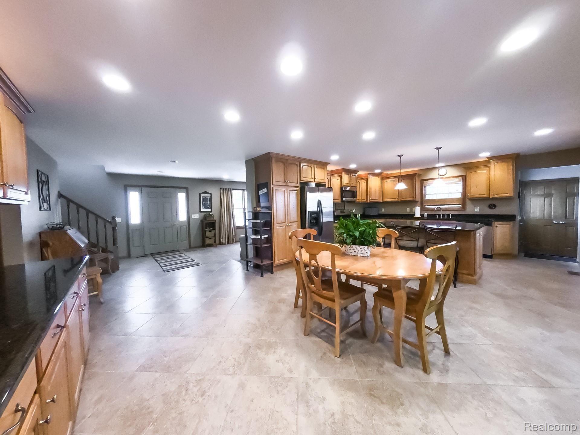 2719 Rauch Road Temperance, MI 48182 - Photo 8 of 25 8kitchen.jpg