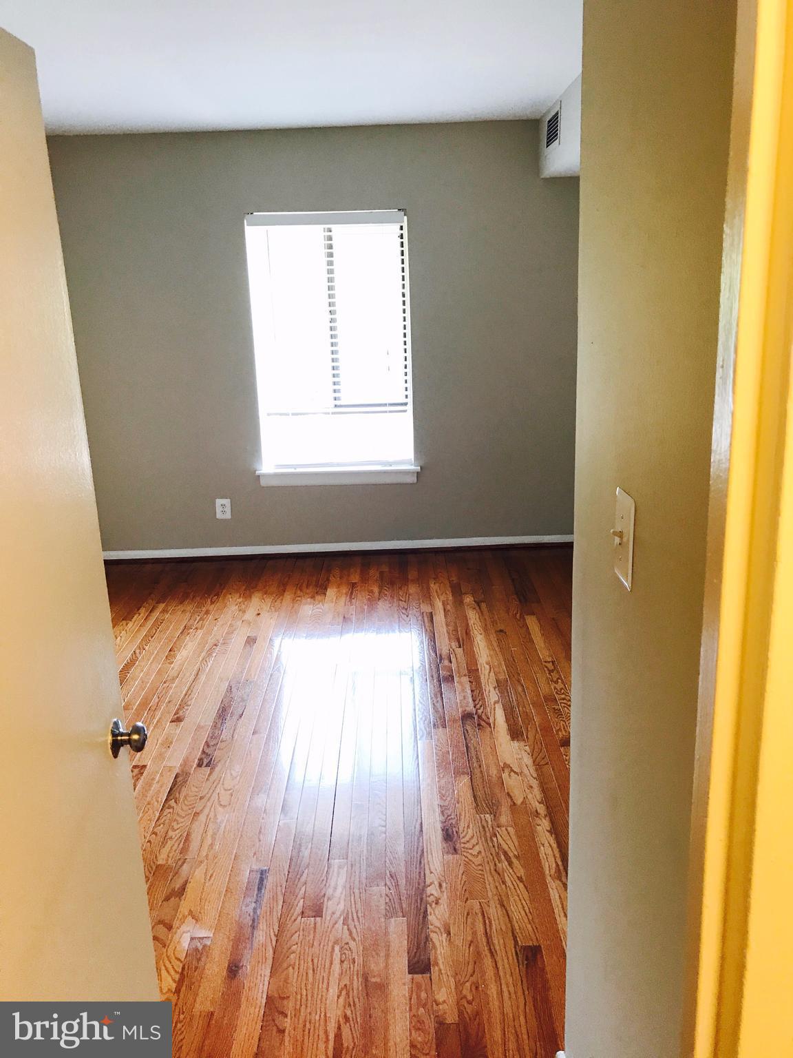 11654 Stoneview Square, Unit 22C Reston, VA 20191 - Photo 14 of 30 Bedroom (Master)