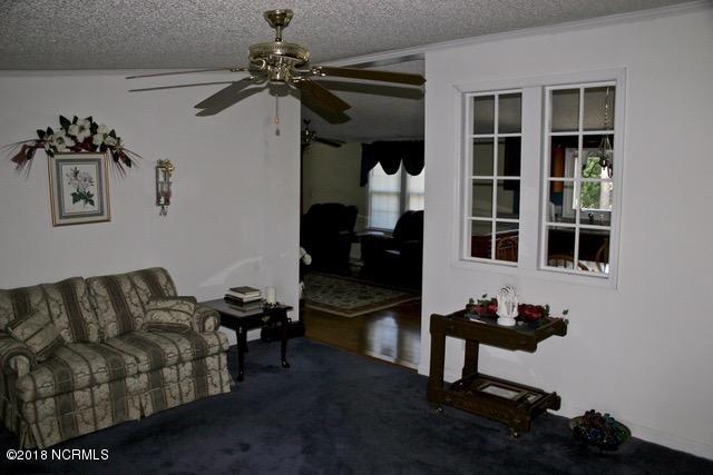 124 Wind Ridge Road Hampstead, NC 28443 - Photo 5 of 29 5