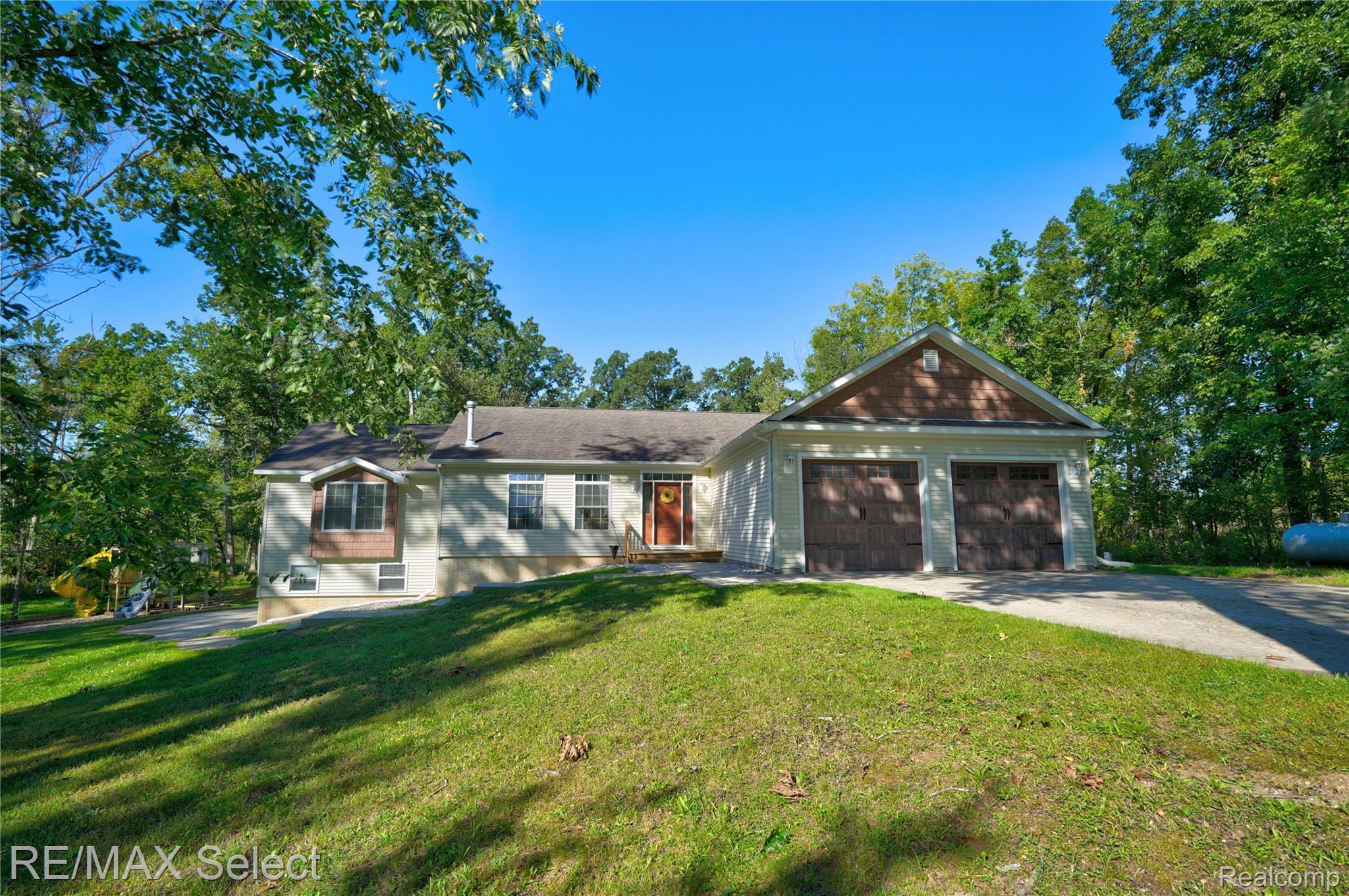 14424 Cole Road Linden, MI 48451 - Photo 3 of 51 14424 Cole Rd 02.jpg