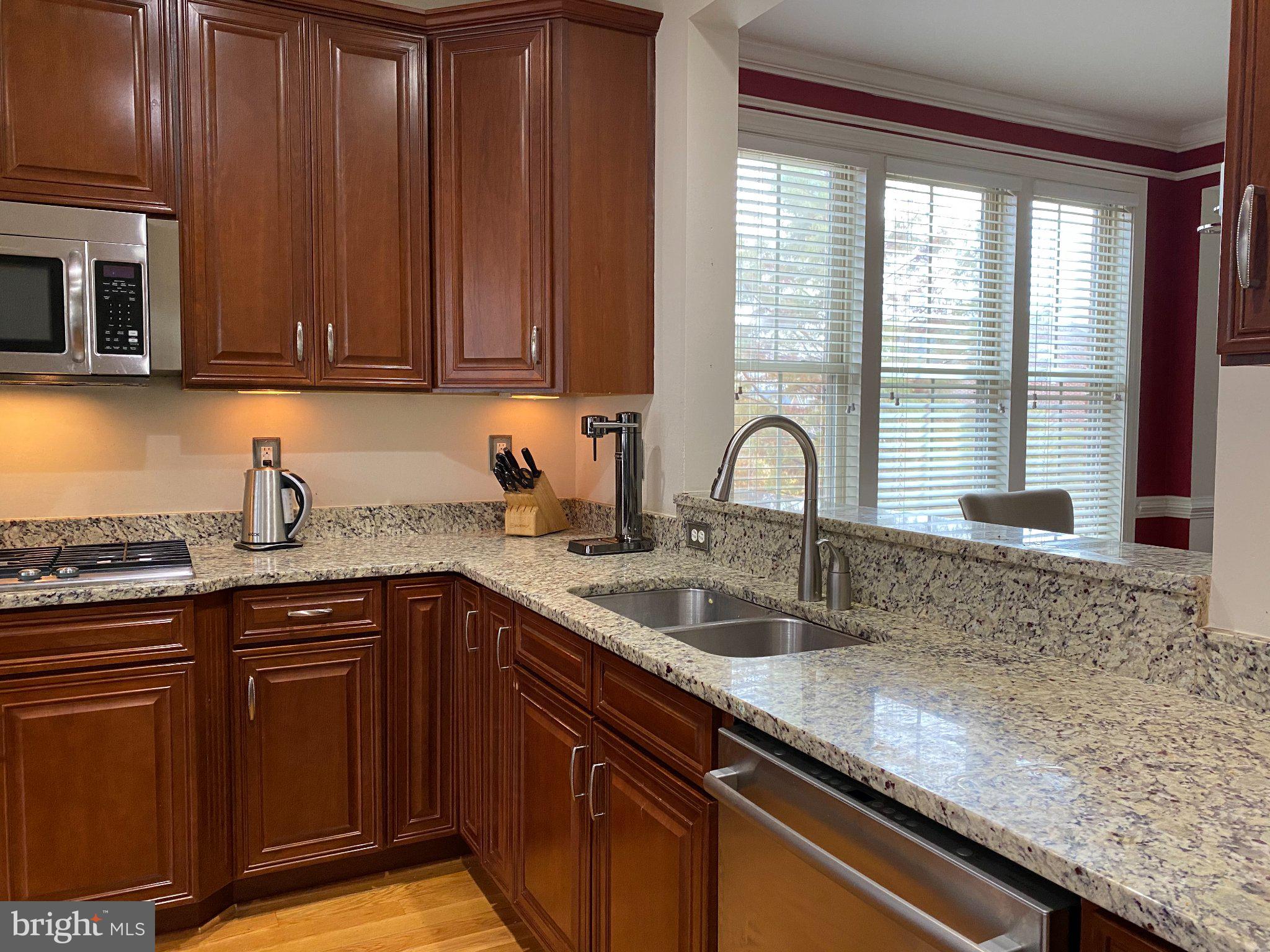 3321 South Kemper Road Arlington, VA 22206 - Photo 5 of 22 Gallery Image 5