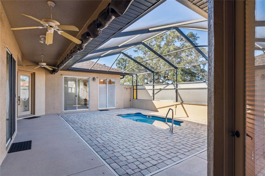 10155 Duffy Circle Weeki Wachee, FL 34613 - Photo 7 of 100