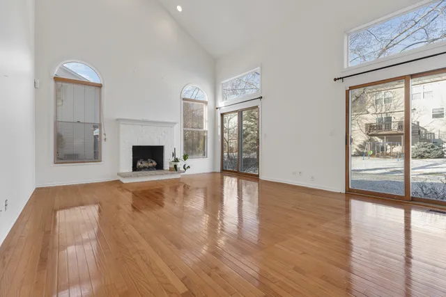 $699,900 | 5260 Sawhorse Drive, Hoffman Estates, IL 60192