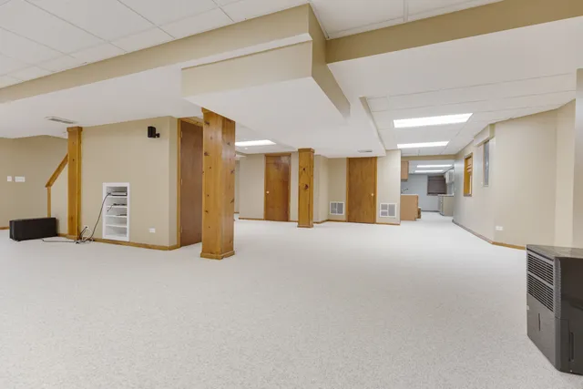 $699,900 | 5260 Sawhorse Drive, Hoffman Estates, IL 60192