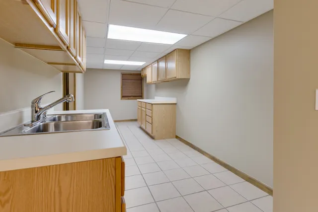 $699,900 | 5260 Sawhorse Drive, Hoffman Estates, IL 60192