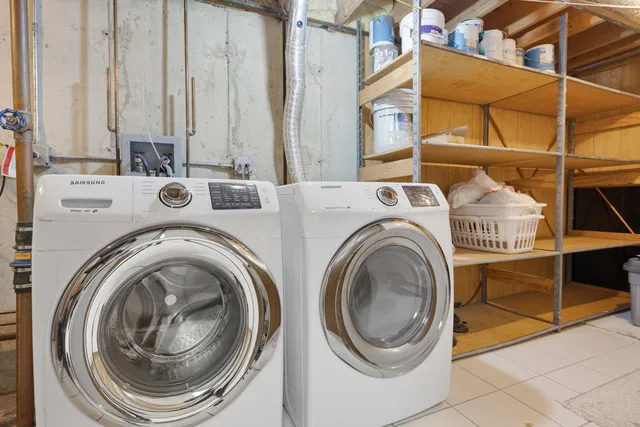 $699,900 | 5260 Sawhorse Drive, Hoffman Estates, IL 60192