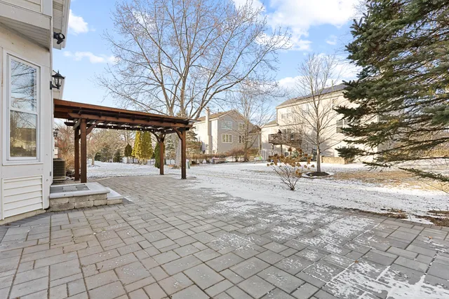 $699,900 | 5260 Sawhorse Drive, Hoffman Estates, IL 60192