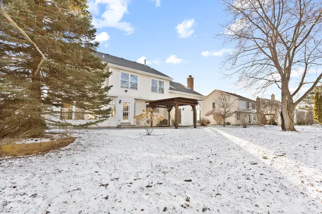 $699,900 | 5260 Sawhorse Drive, Hoffman Estates, IL 60192