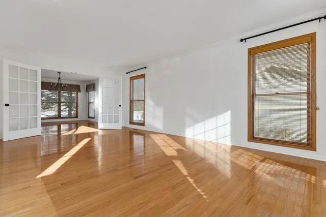 $699,900 | 5260 Sawhorse Drive, Hoffman Estates, IL 60192