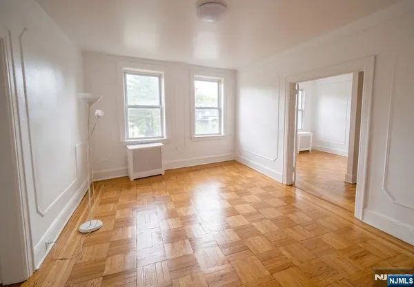 $2,700 | 218 Broad Avenue, Unit 3G, Leonia, NJ 07605
