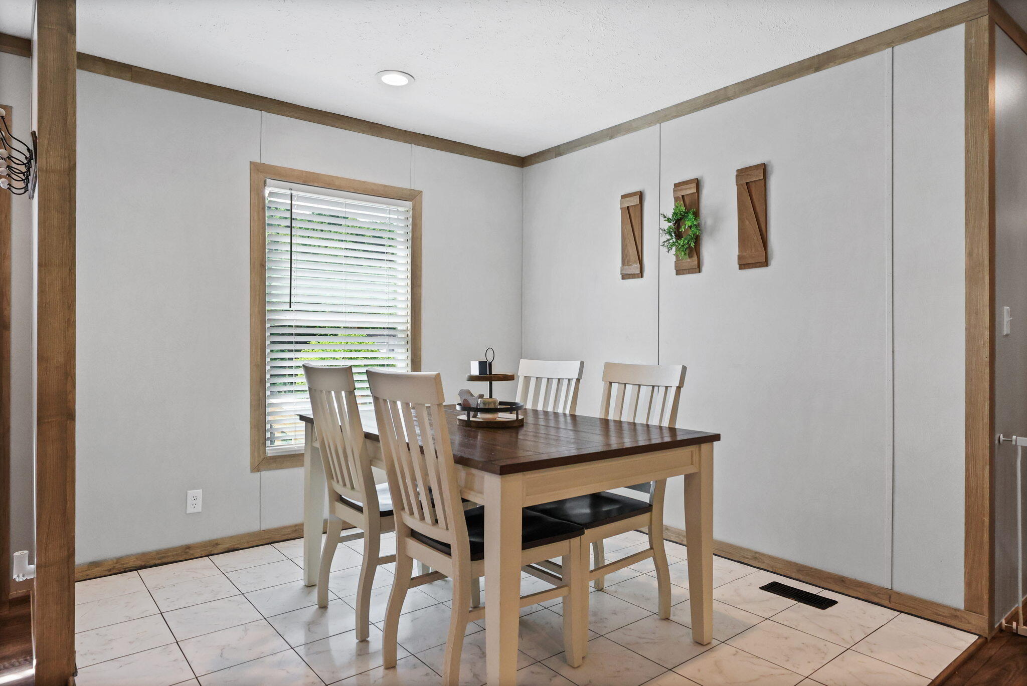 1777 Siam Road Elizabethton, TN 37643 - Photo 7 of 26 13-web-or-mls-217A6655a