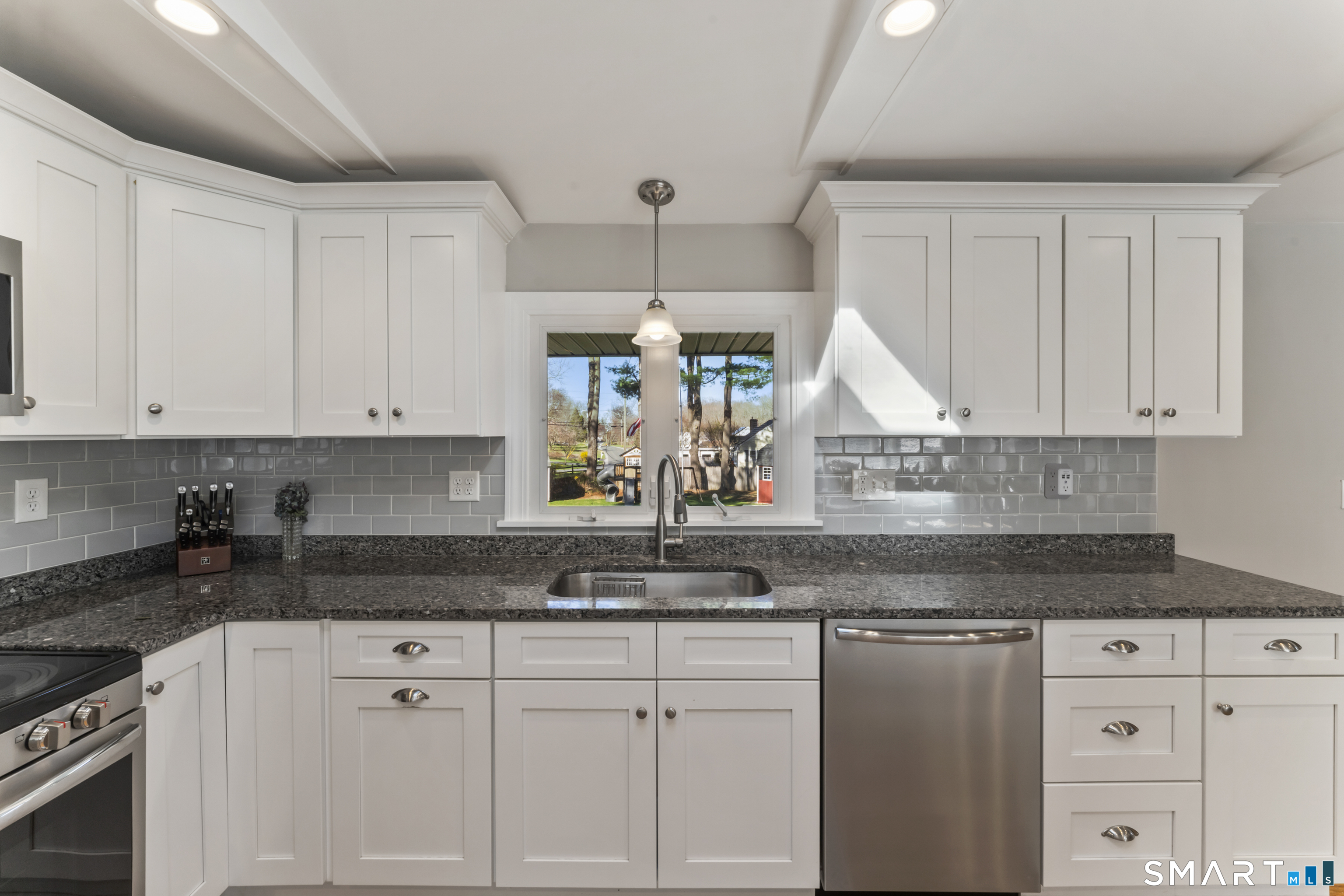 12 Vail Road Bethel, CT 06801 - Photo 8 of 39