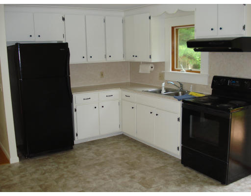 61 Greenwich Road Amherst, MA 01002 - Photo 4 of 4 Gallery Image 4