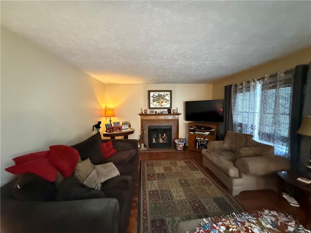 2179 Evans City Road Zelienople, PA 16063 - Photo 4 of 50