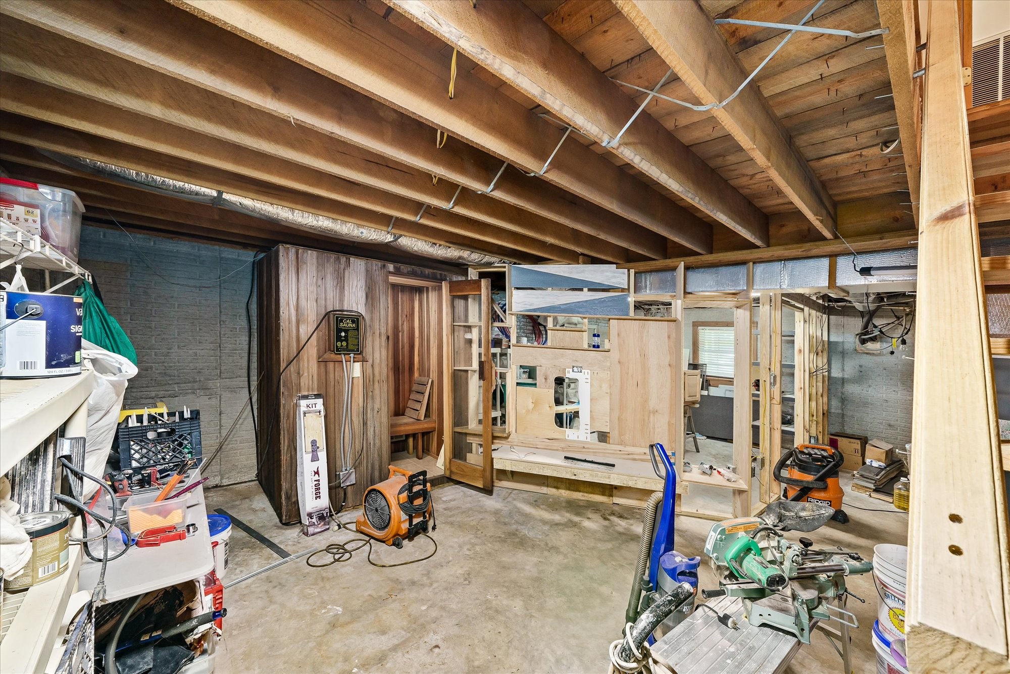 385 Paul Reecer Road Moss, TN 38575 - Photo 44 of 75 a view of a room with gym equipment